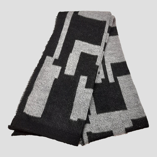 Alpaca Unisex Scarf Labyrinth Design Black/gray