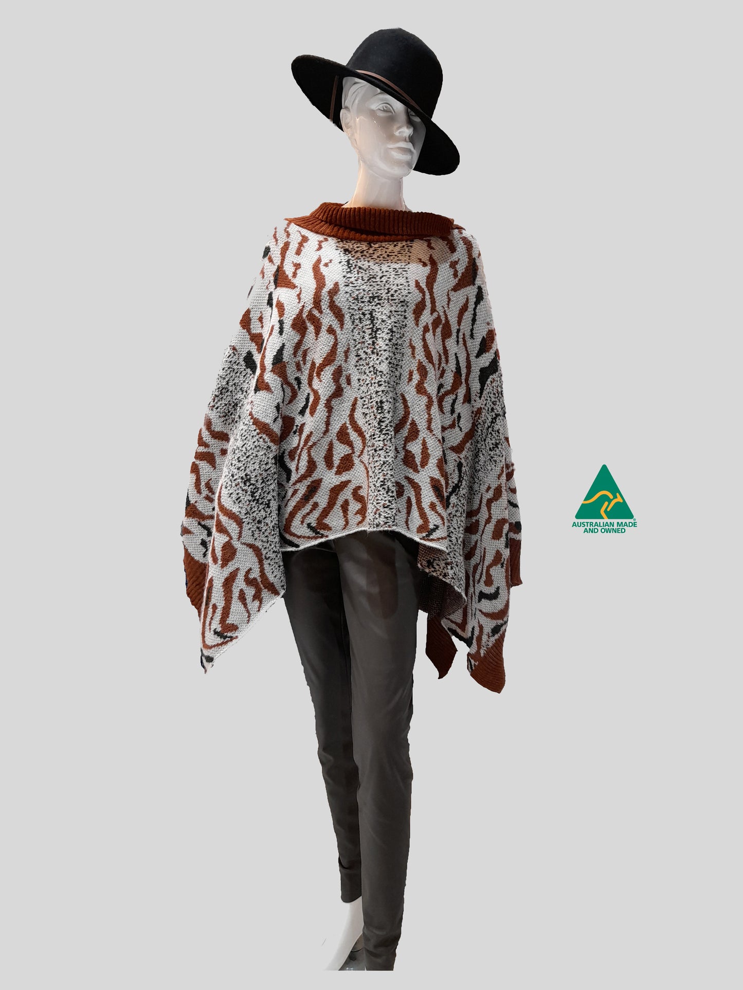 Alpaca Tasmania White Poncho