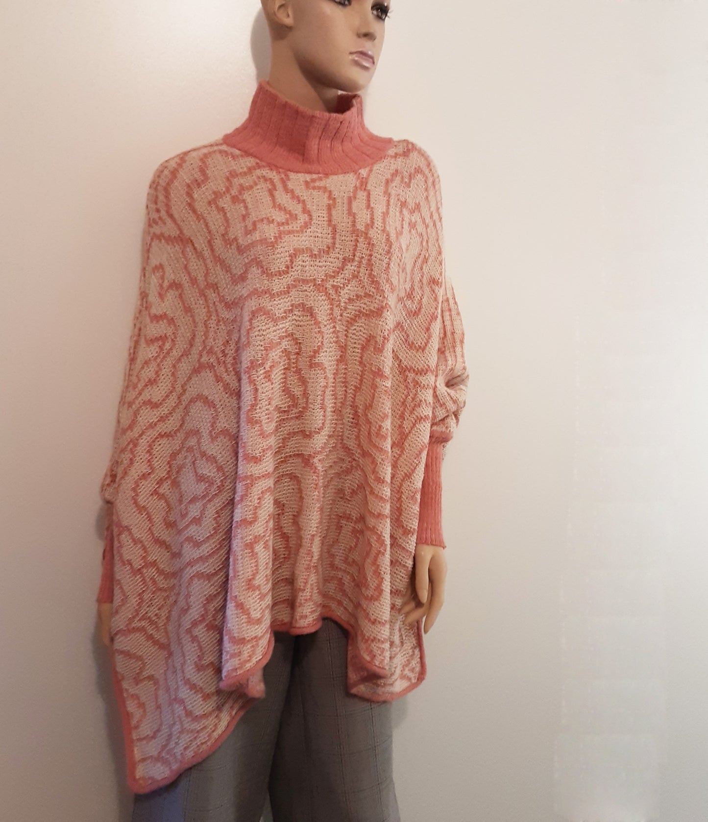 Alpaca Poncho with Sleeves Pink