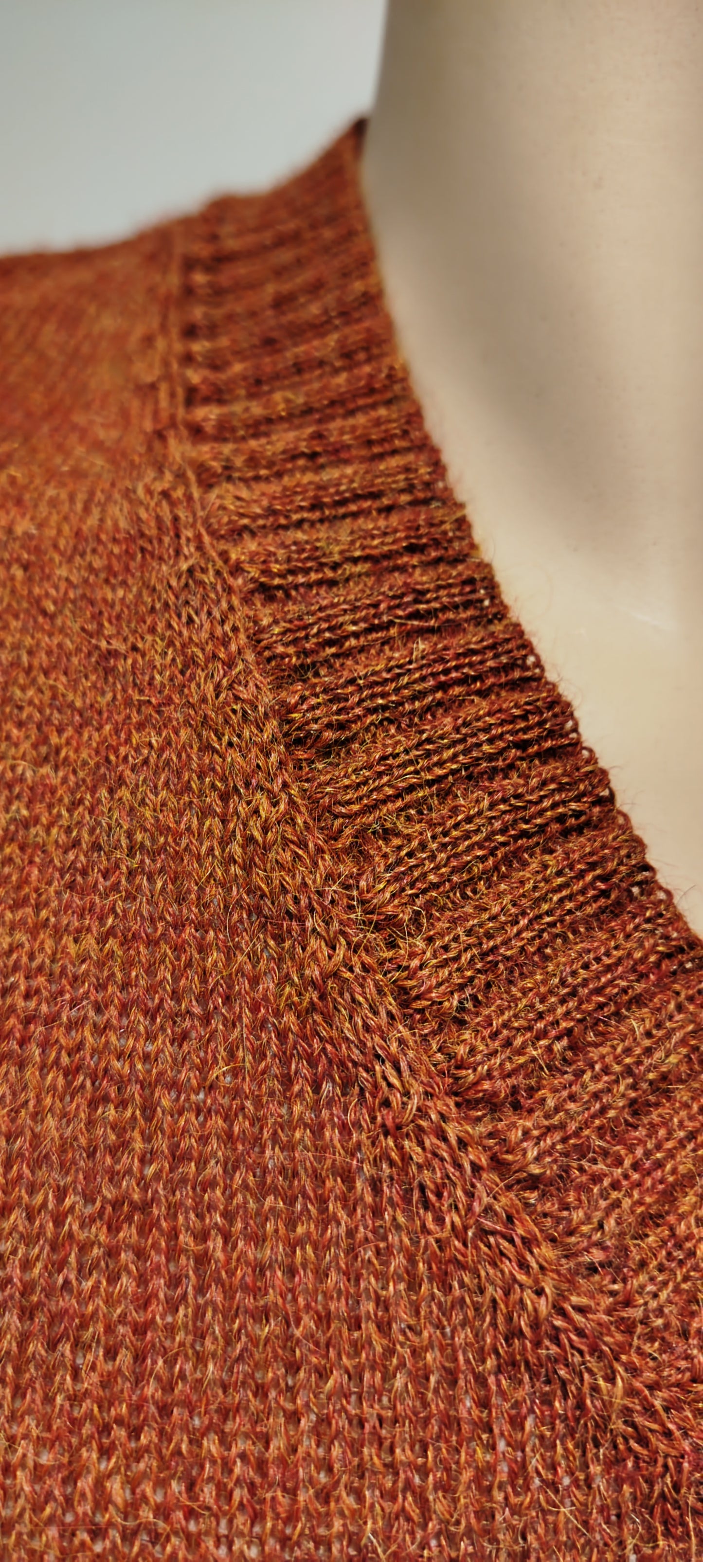 Men's Alpaca Classic V-Neck Vest Terracotta