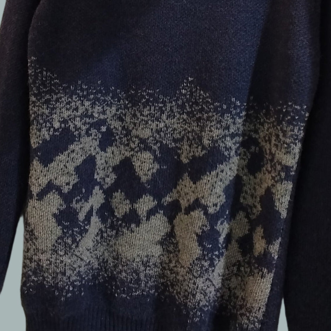 Sweater Round Neckline Long Sleeve Blue Alaska