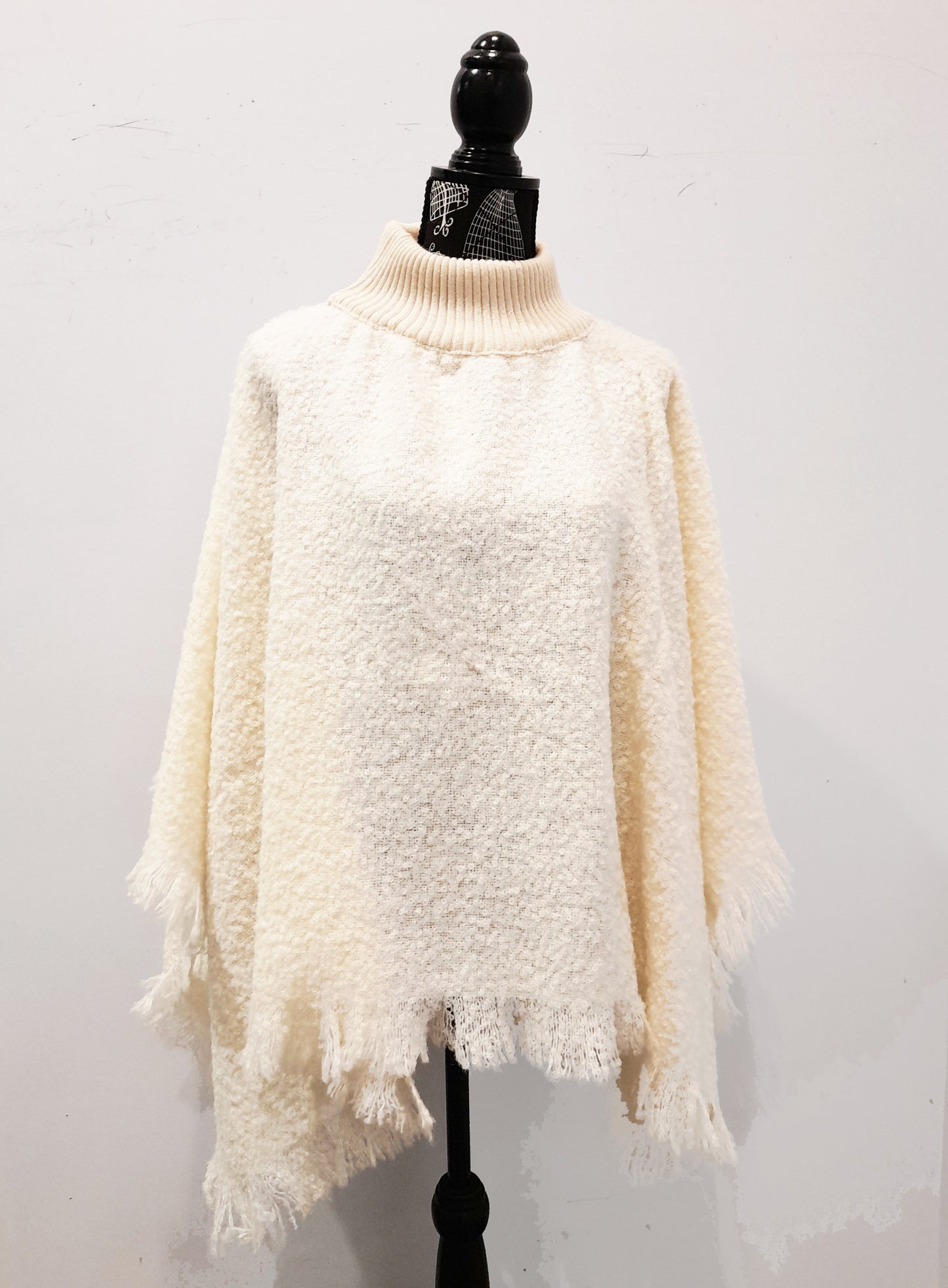 Alpaca Poncho Super-Soft Snowy Pearl