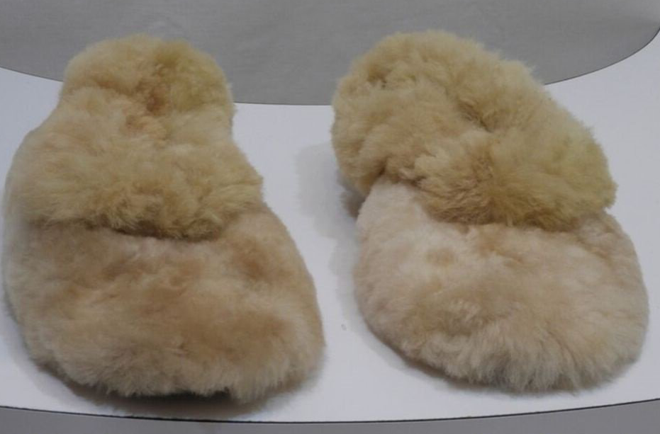 The Best Baby Alpaca Fur Cream Slippers Unisex